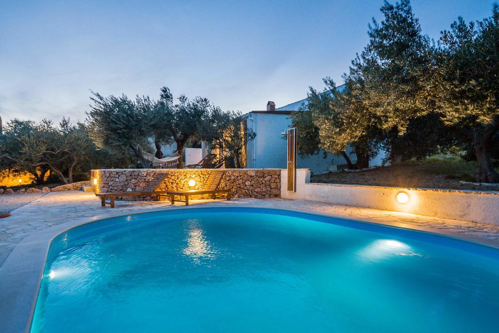 Holiday Home Zlatni San - Private Heated Pool โบล ห้อง รูปภาพ