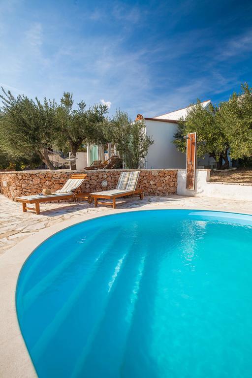 Holiday Home Zlatni San - Private Heated Pool โบล ห้อง รูปภาพ